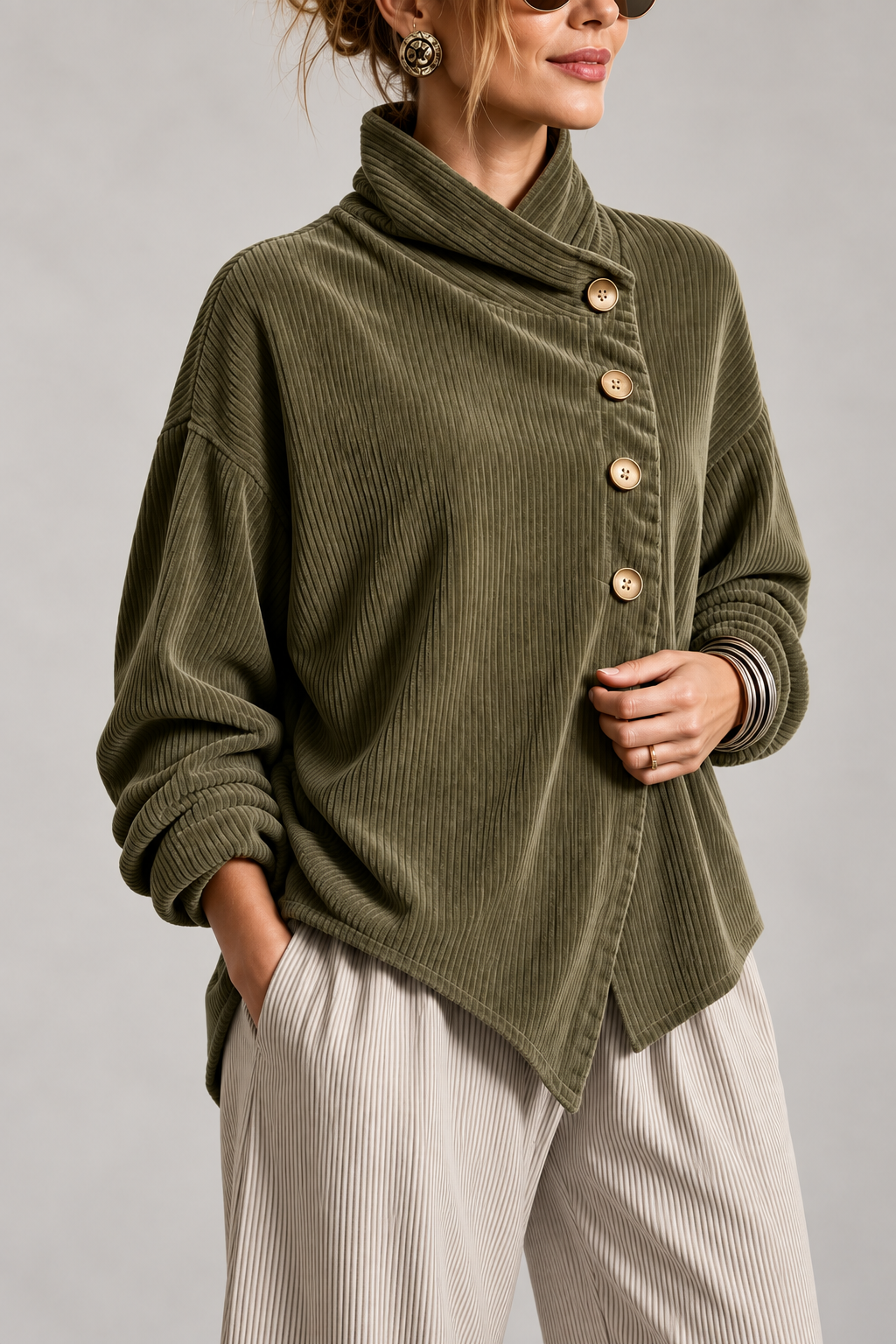 Chaqueta de Pana Verde Oliva con Cuello Envolvente