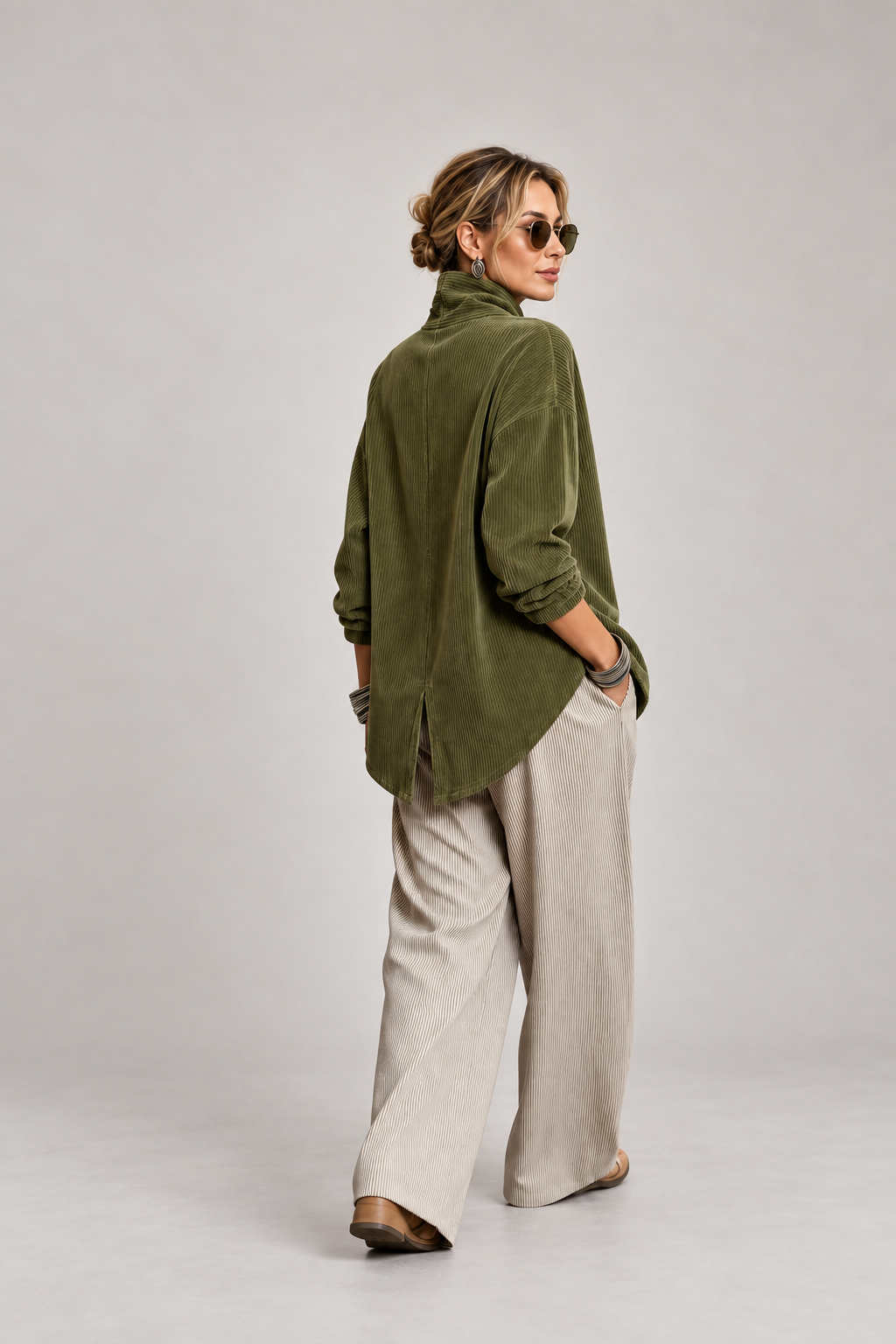 Chaqueta de Pana Verde Oliva con Cuello Envolvente