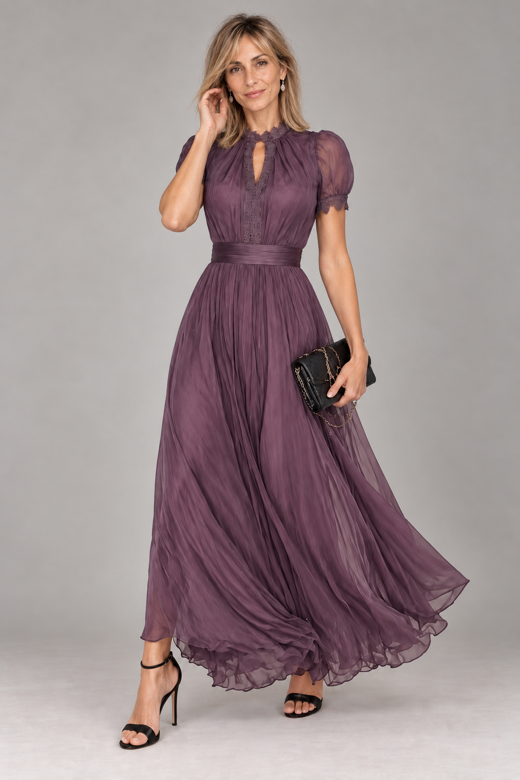 Valentine, vestido largo con escote ojo de cerradura y encaje, fotografía de estudio